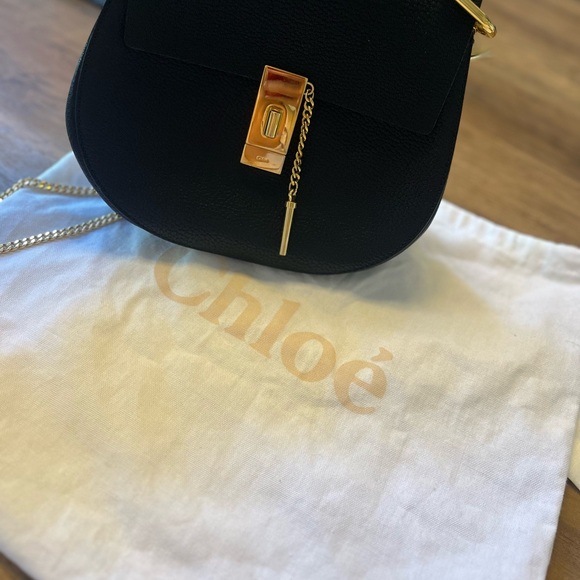 CHLOÉ
Leather Crossbody Bag - Picture 6 of 8